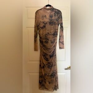 Zara mid length dress blue & tan. Bodice and length is lined black.Ruched sides